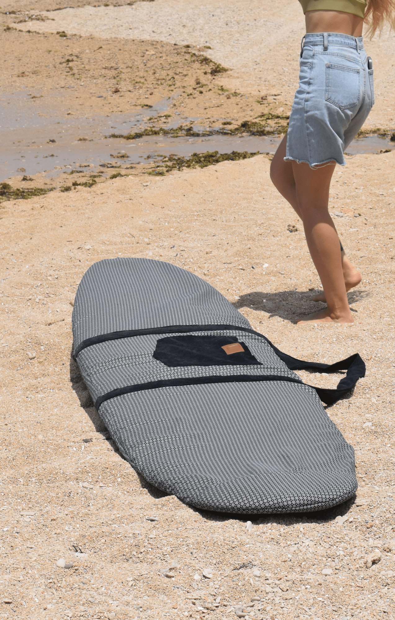 Black flowers - Surfboard Bag - GONSURFING