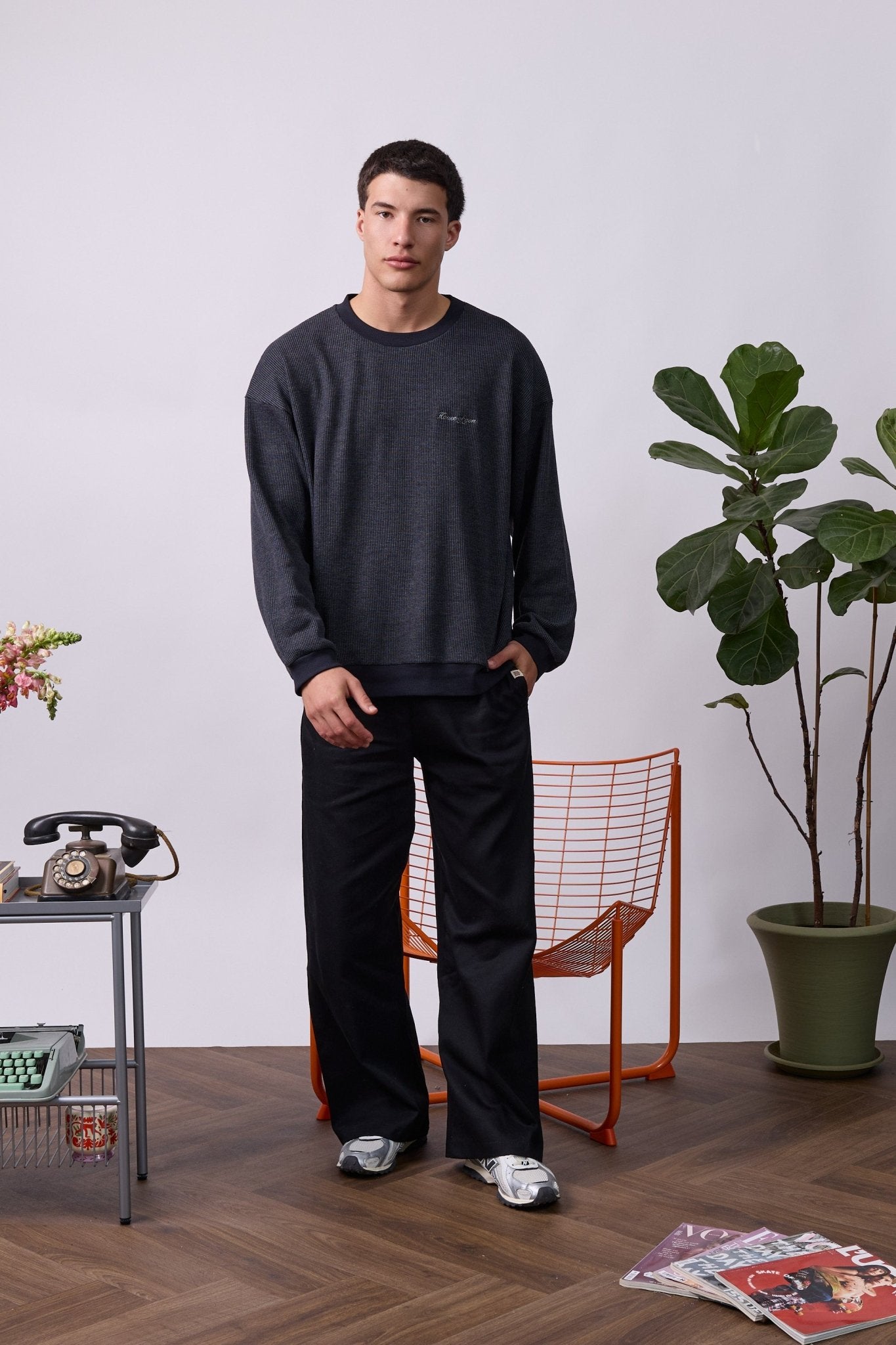 Vintage Waffle Sweatshirt – Black wash - GON