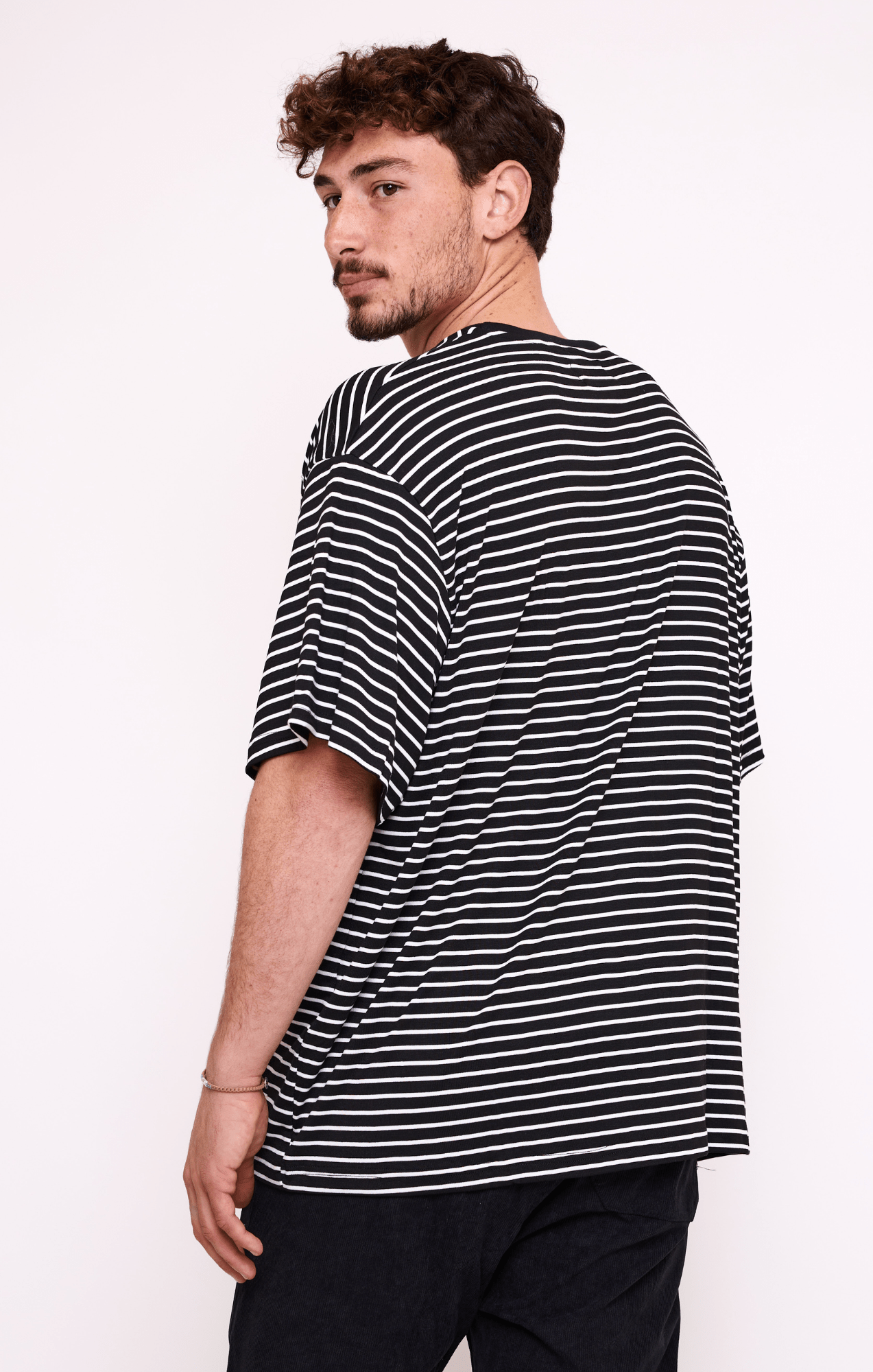 Black & White Stripes T-Shirt - GONSURFING