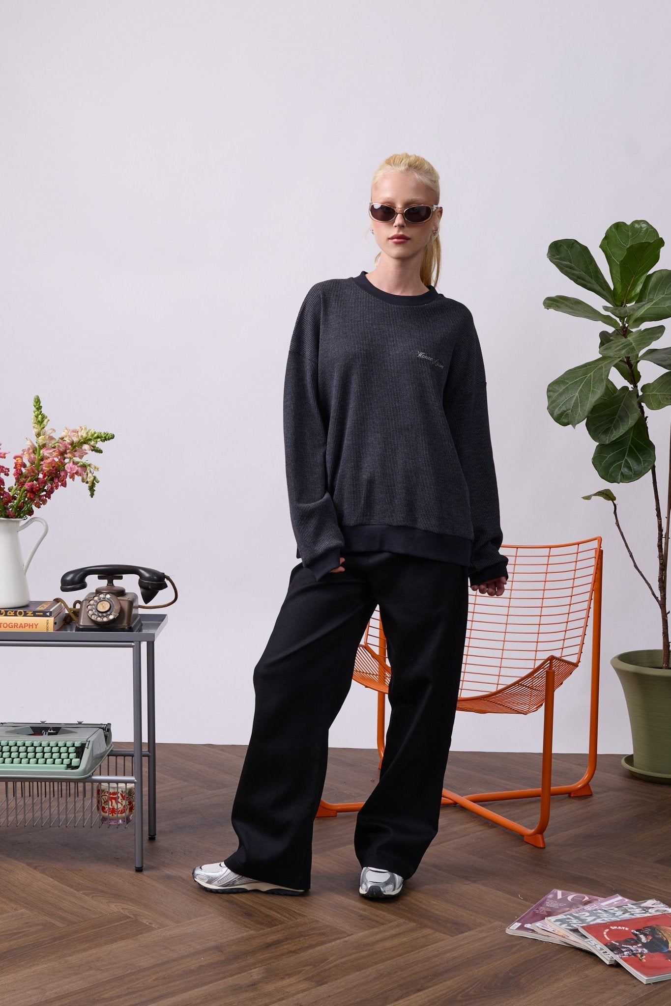 Vintage Waffle Sweatshirt – Black wash - GON