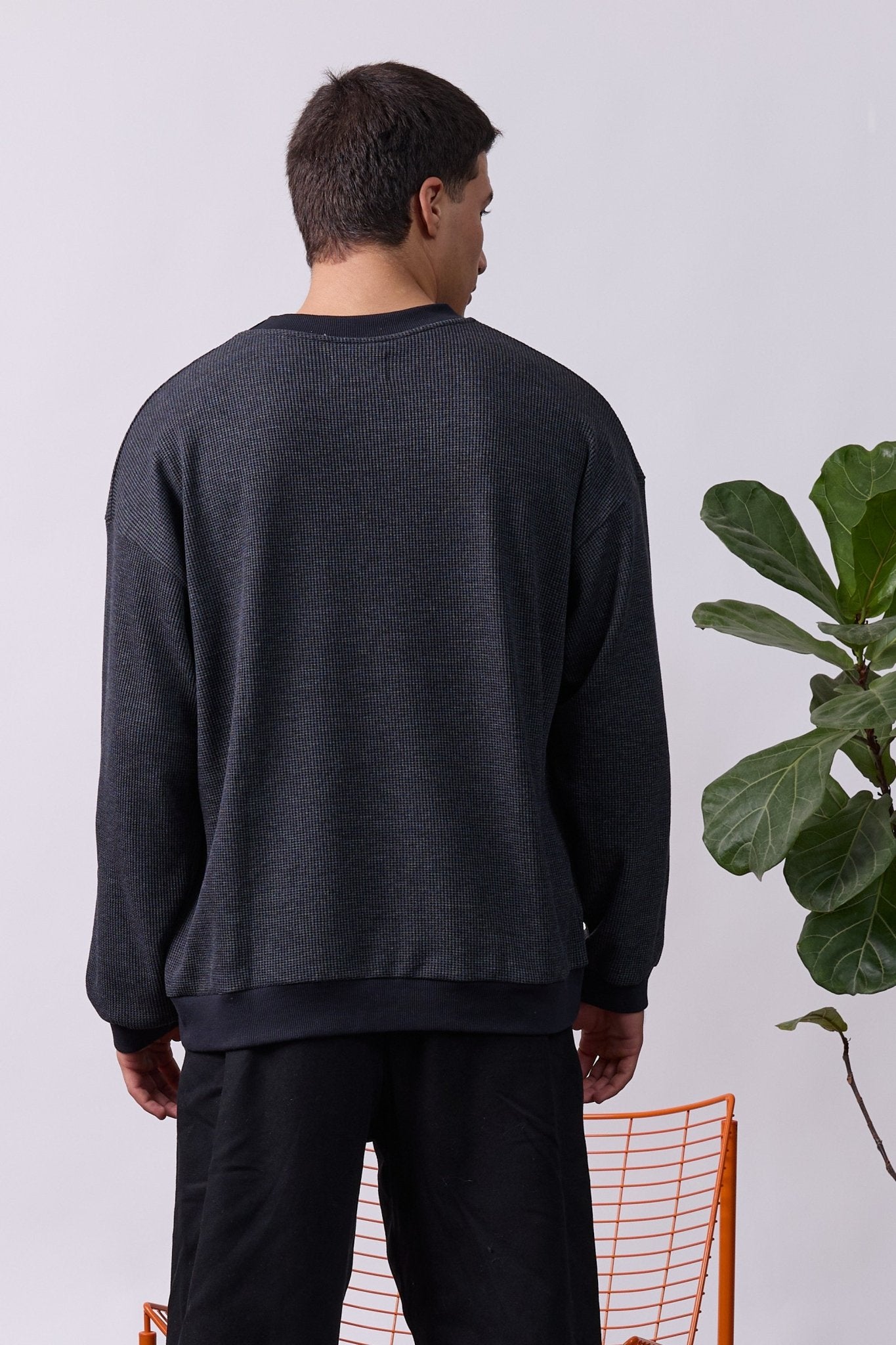 Vintage Waffle Sweatshirt – Black wash - GON