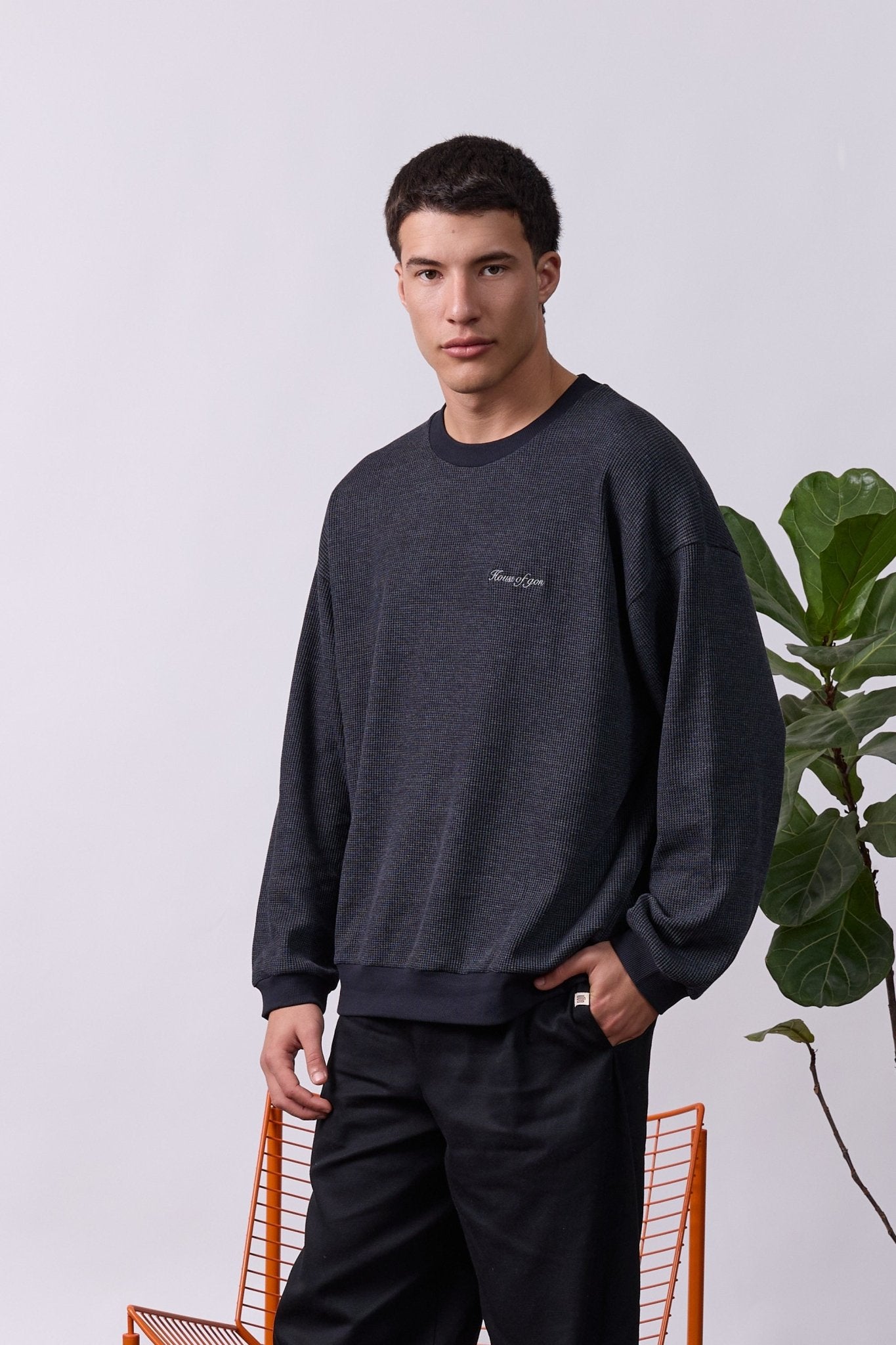 Vintage Waffle Sweatshirt – Black wash - GON