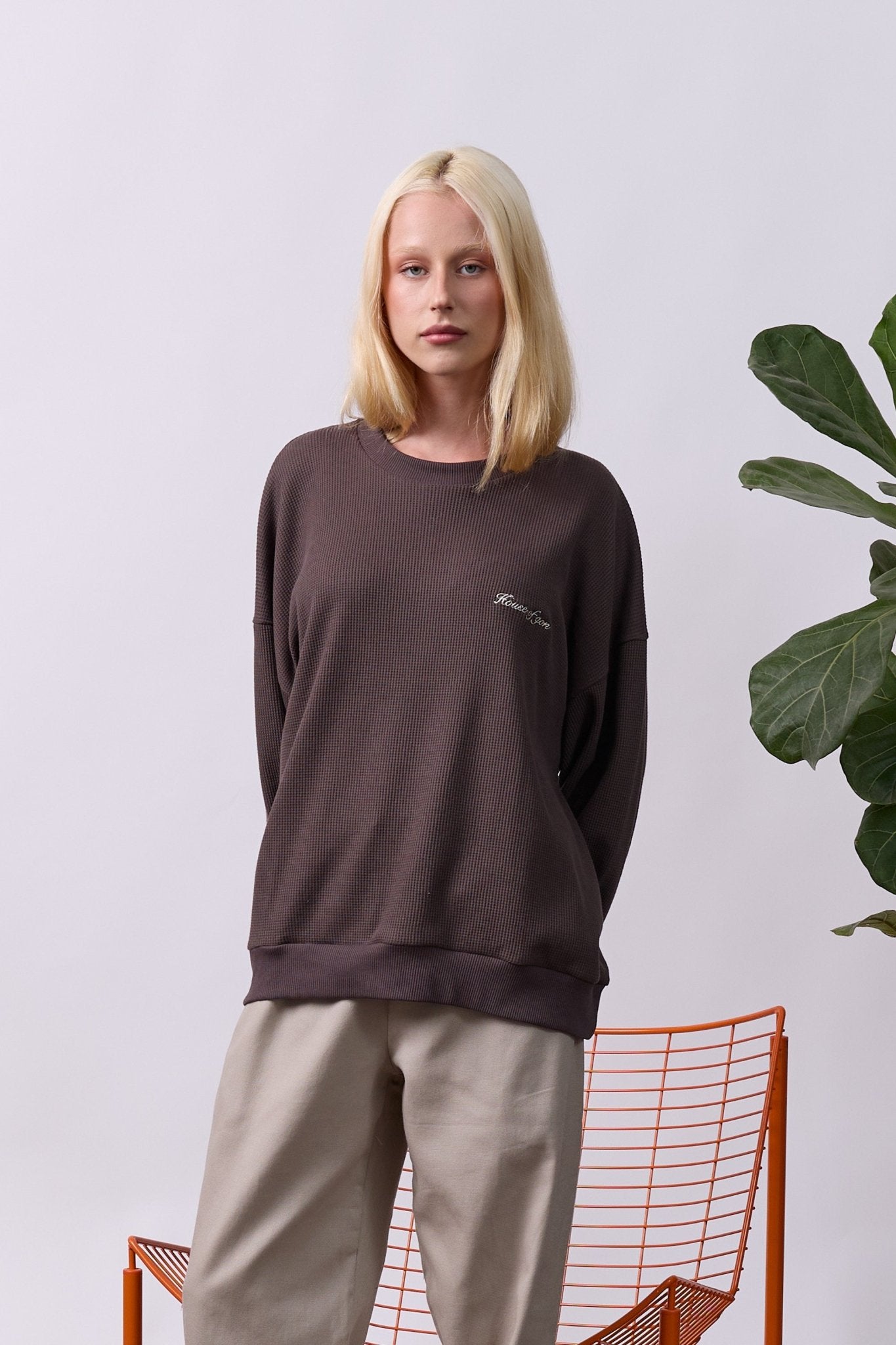 Vintage Waffle Sweatshirt – Dark Brown - GON